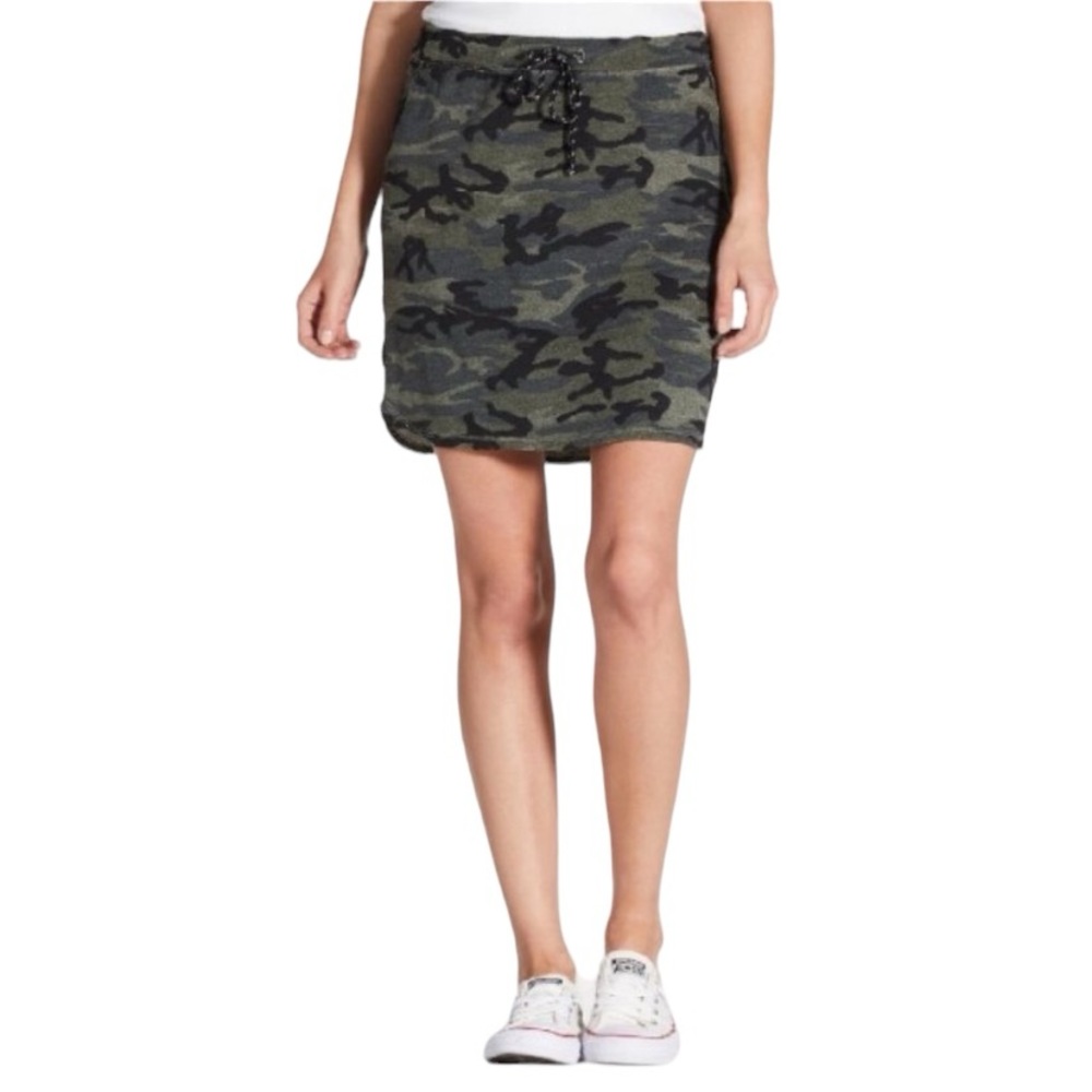 SUNDRY woman's size large L Saturday camouflage camo drawstring comfort skirt